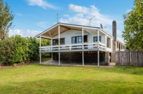 Lakefront Gem - Kuratau Holiday Home
